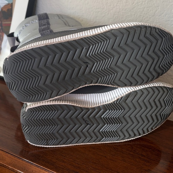 Sorel Out N About Puffy Mid Boots, Silver Snow Boot Women’s Size 8.5 - Picture 12 of 13